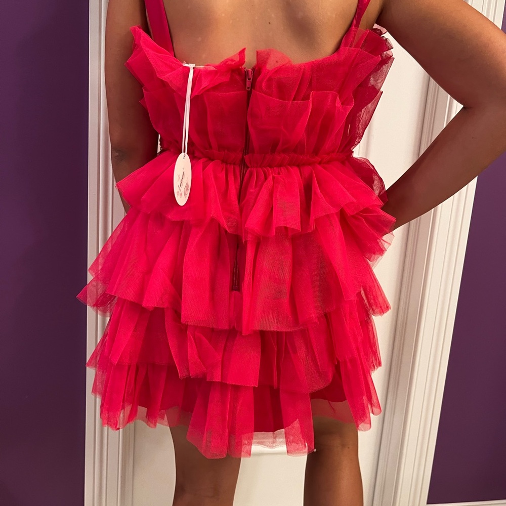 NWT. PINK RUFFLED DRESS. - Picture 2 of 6